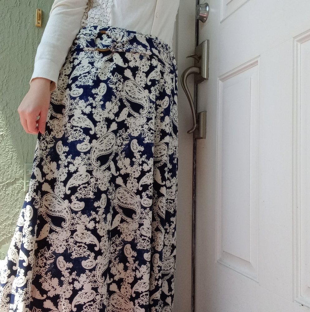 Robert Louis Maxi Skirt Size L blue and white